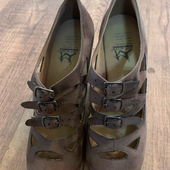 Vintage style pumps - Picture 2 of 6